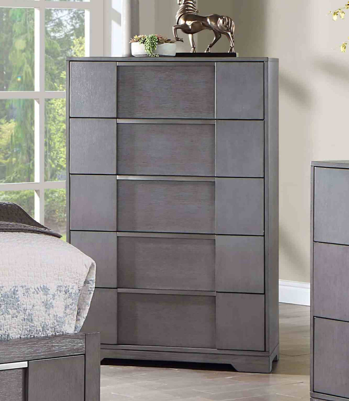 Regulus Chest