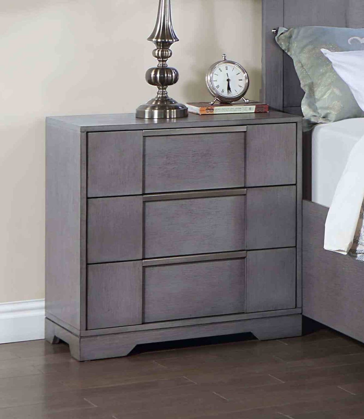 Regulus Nightstand