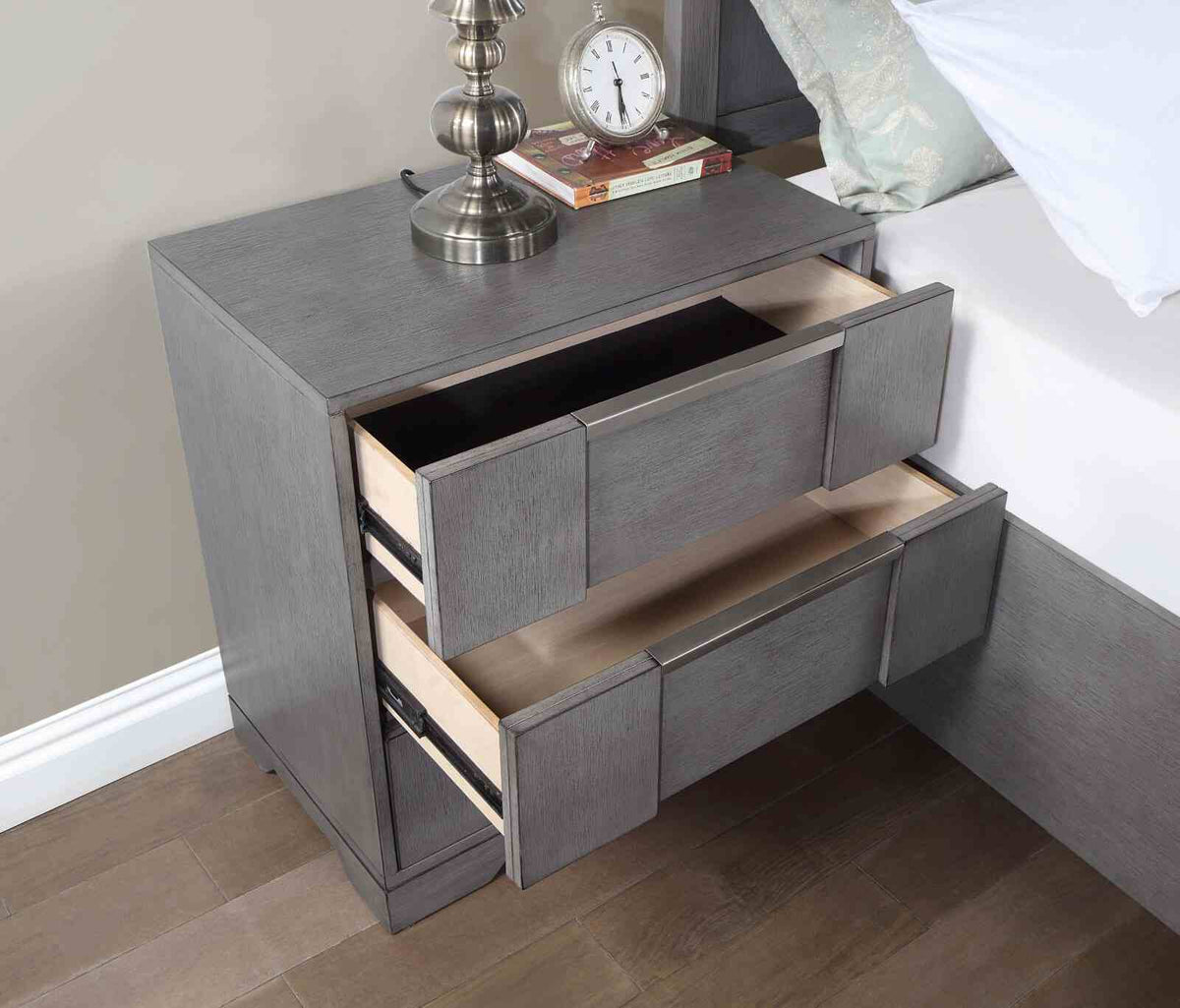 Regulus Nightstand