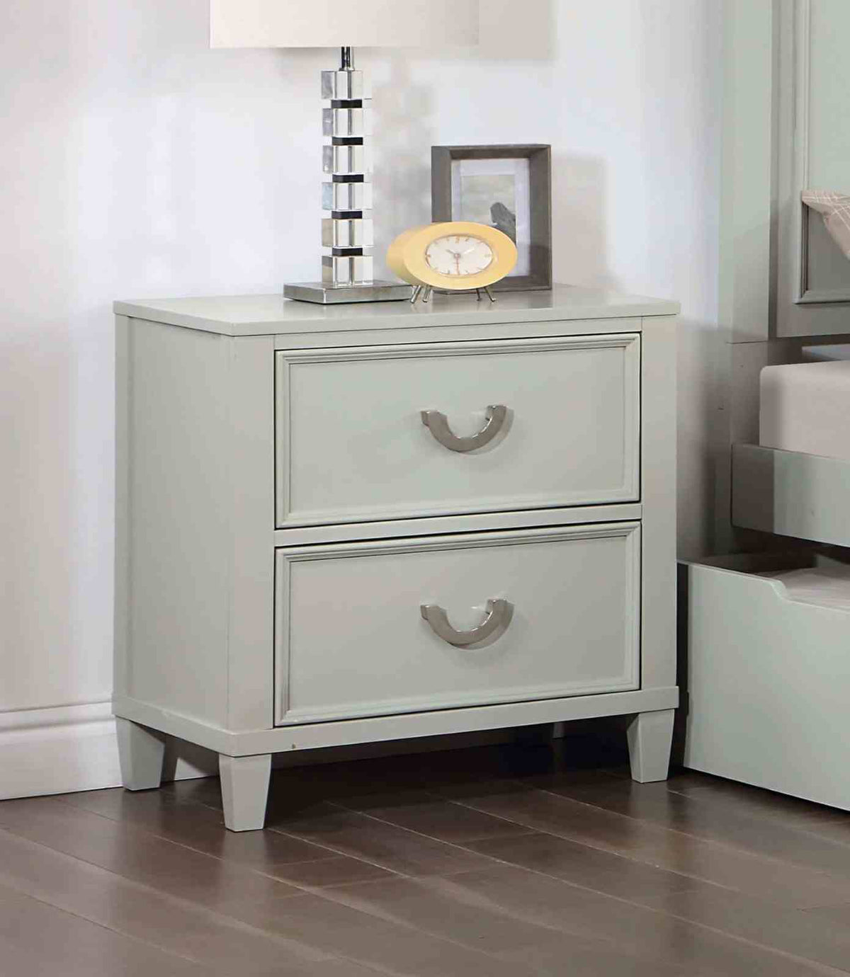 Lycorida Night Stand