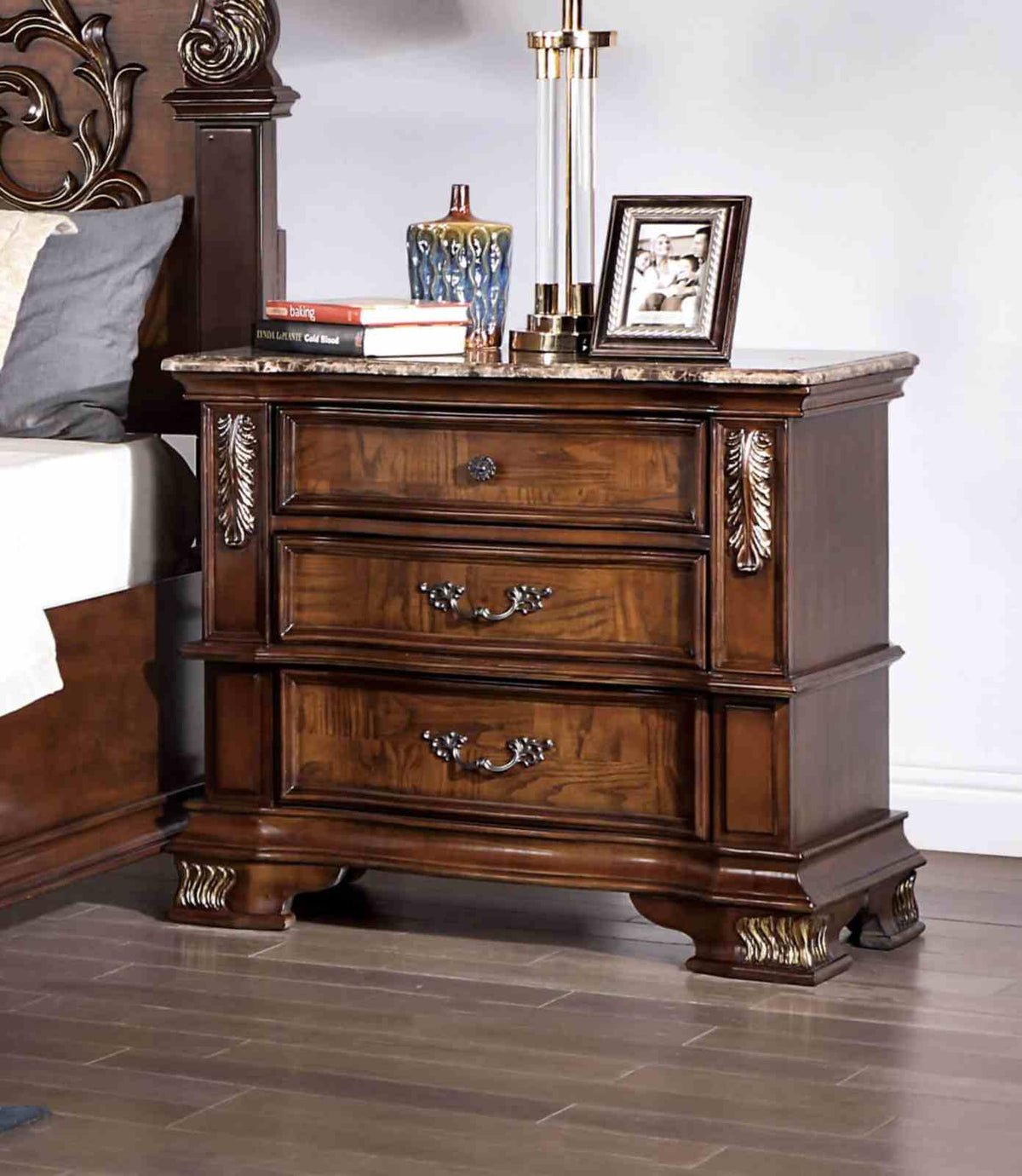 Esparanza Nightstand