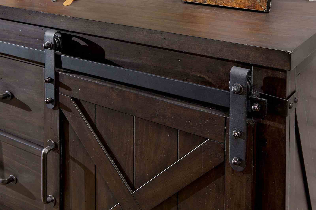 Bianca Dresser