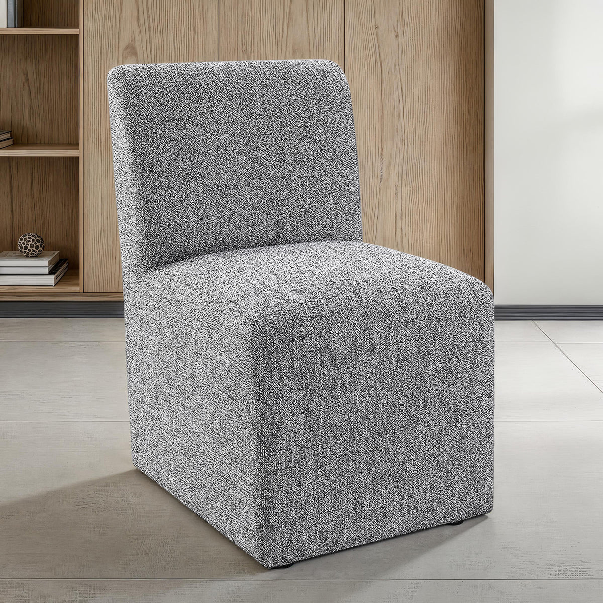 Tona Chair