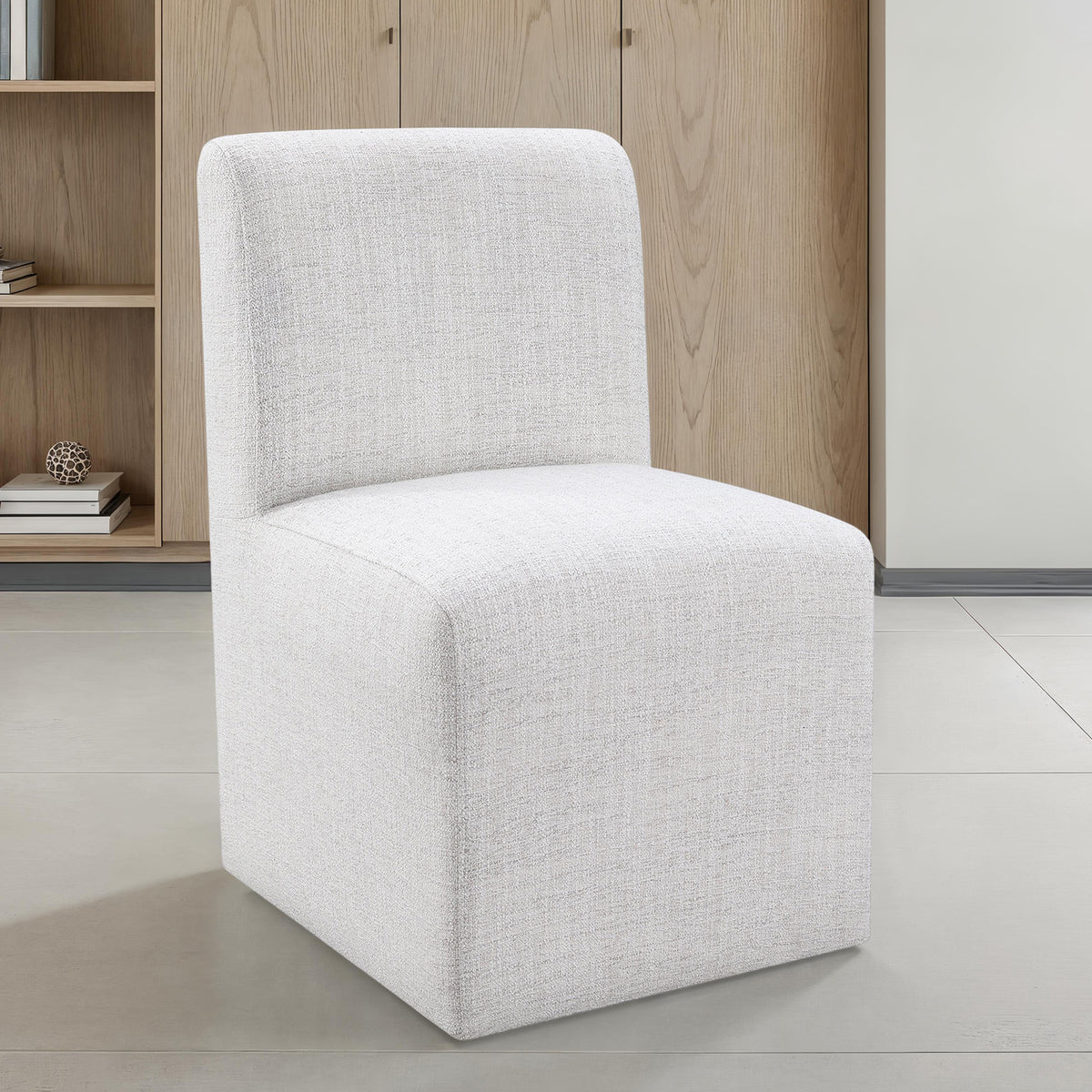 Tona Chair