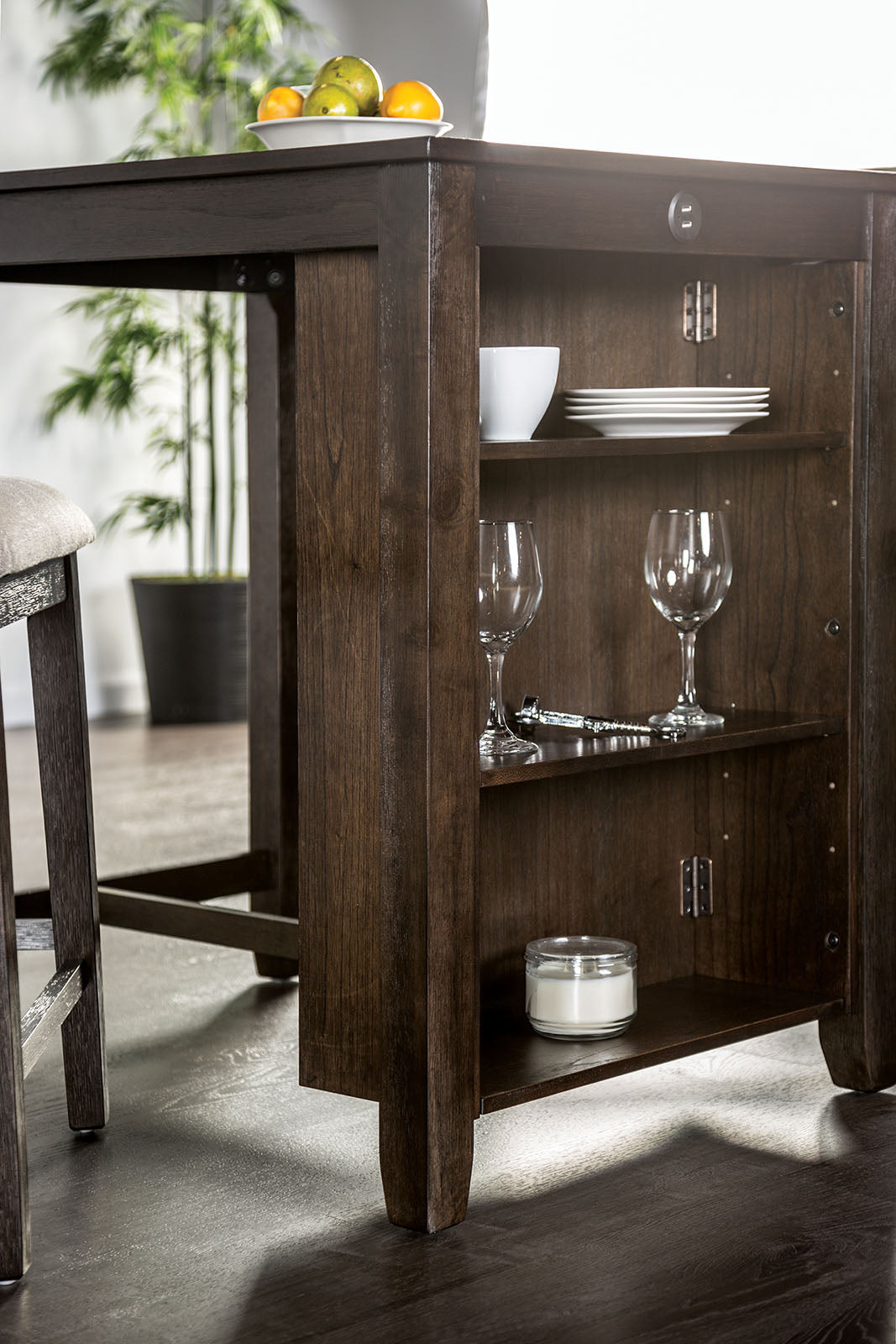 Lescles Dining Set