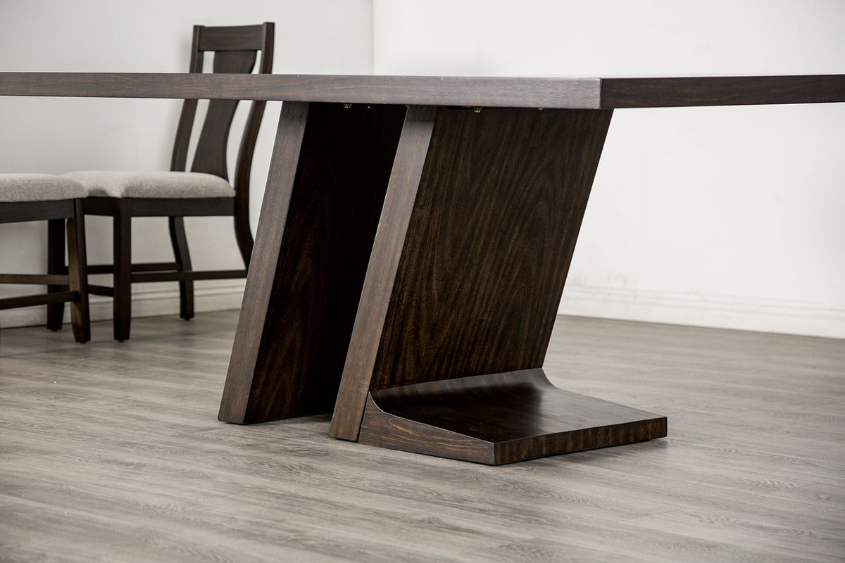 Holsworthy Dining Set