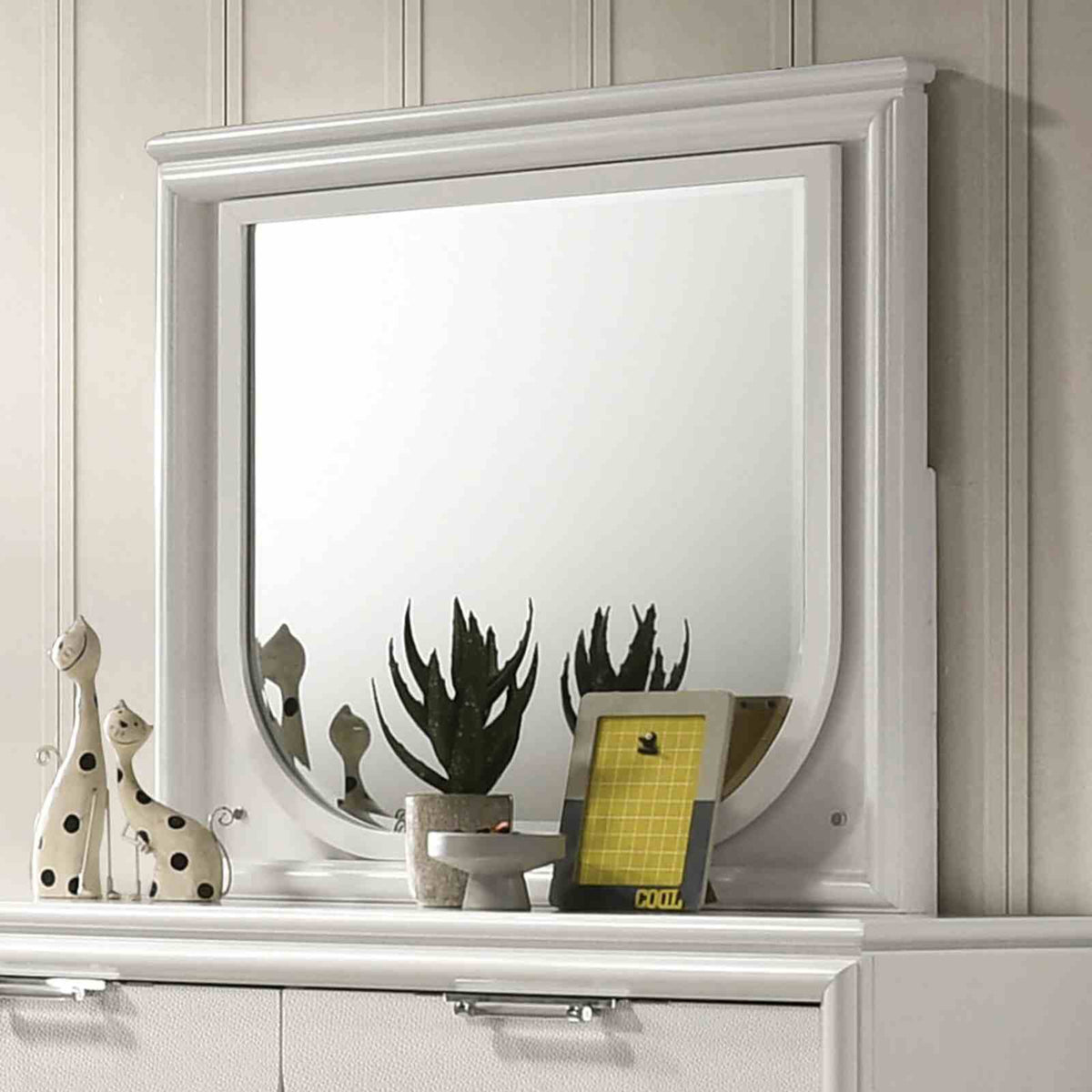 Lareina Mirror