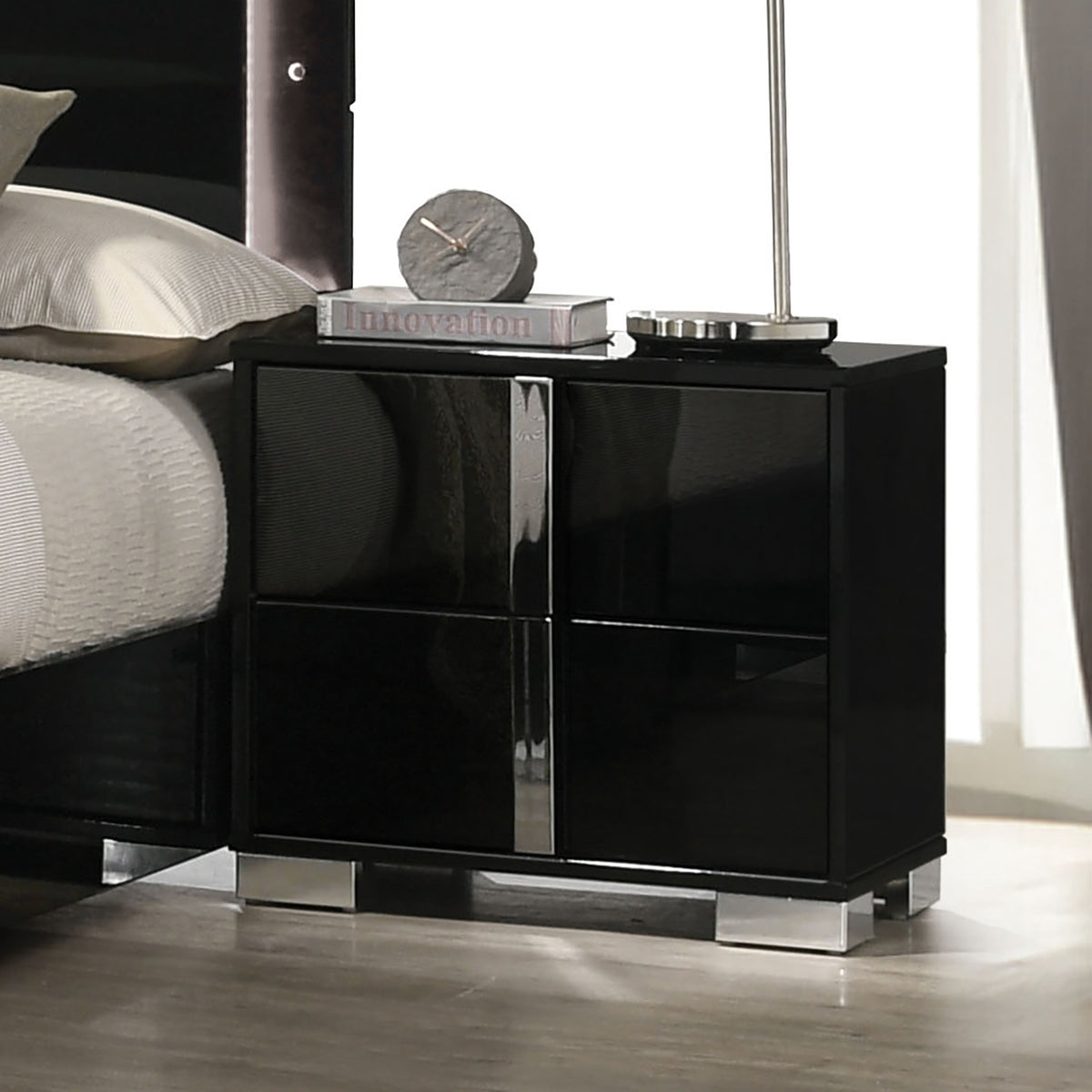 Sinistra Nightstand
