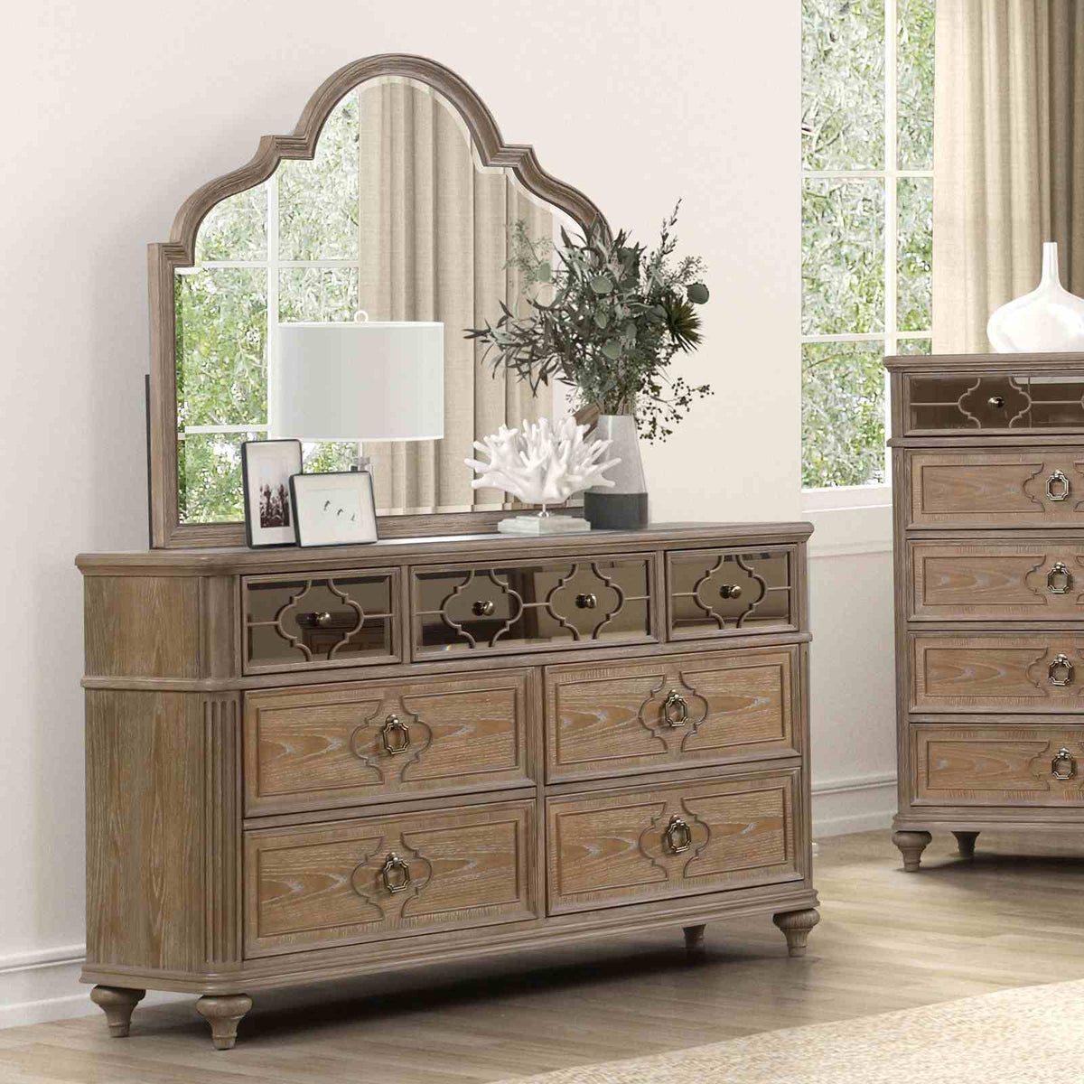 Lyris Dresser