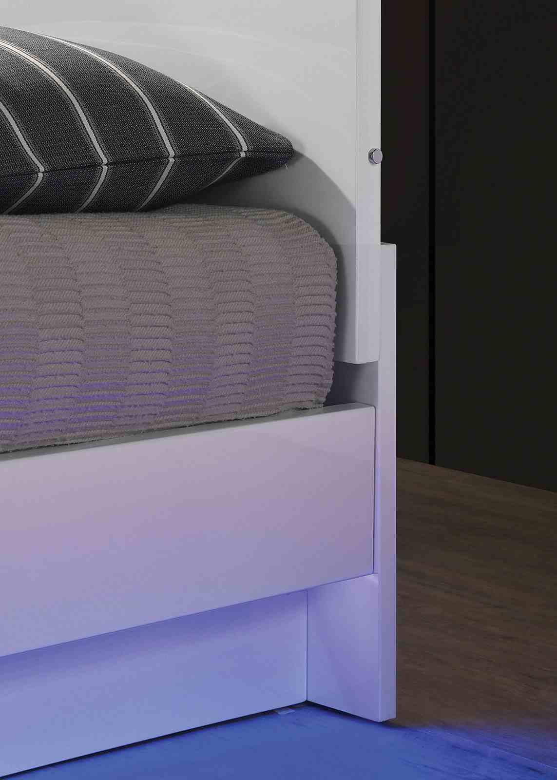 Erlach Bedroom Set
