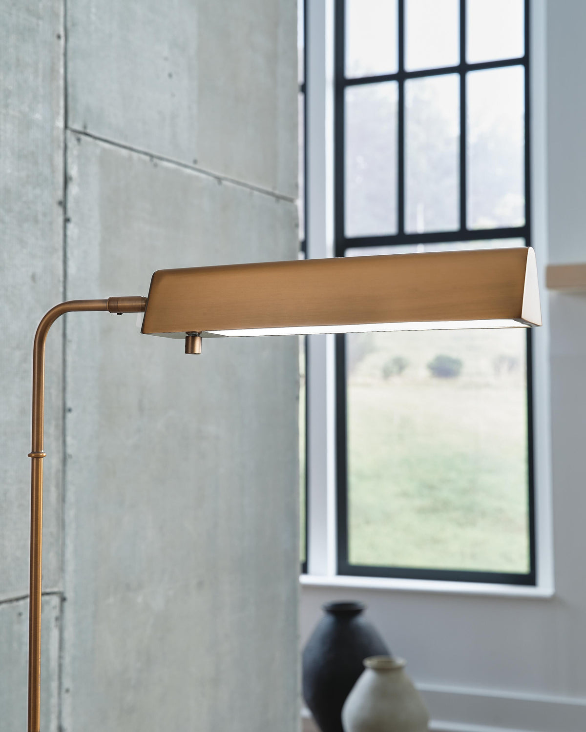Yafe Floor Lamp
