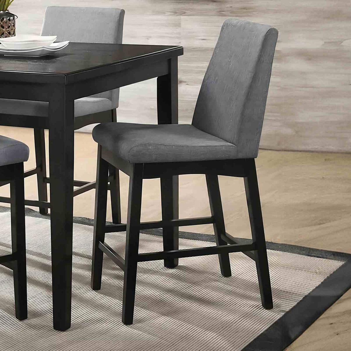 Strom Chair