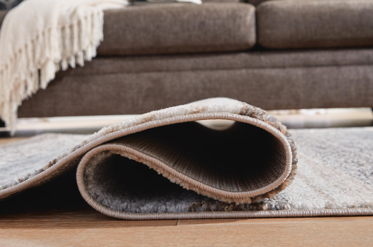 Sethburn 5' x 7' Rug