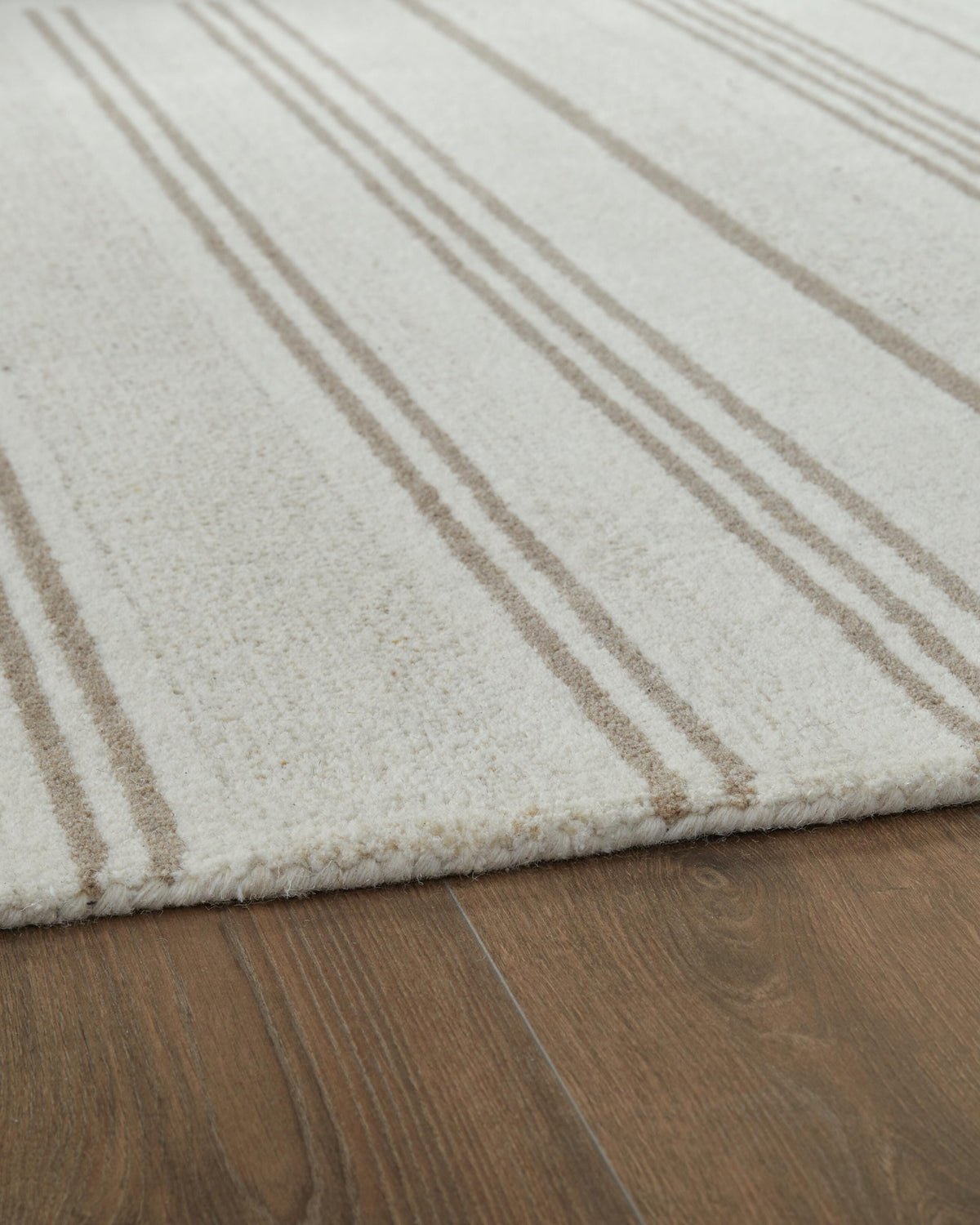 Gadence 7'8" x 10' Area Rug