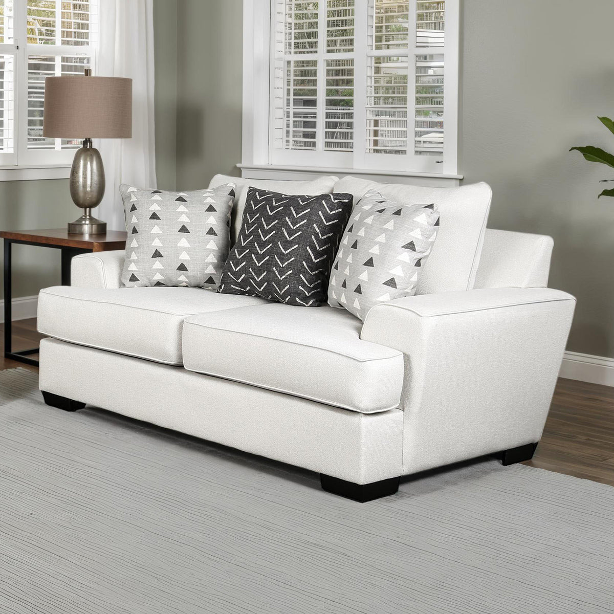 Hyde Park Loveseat