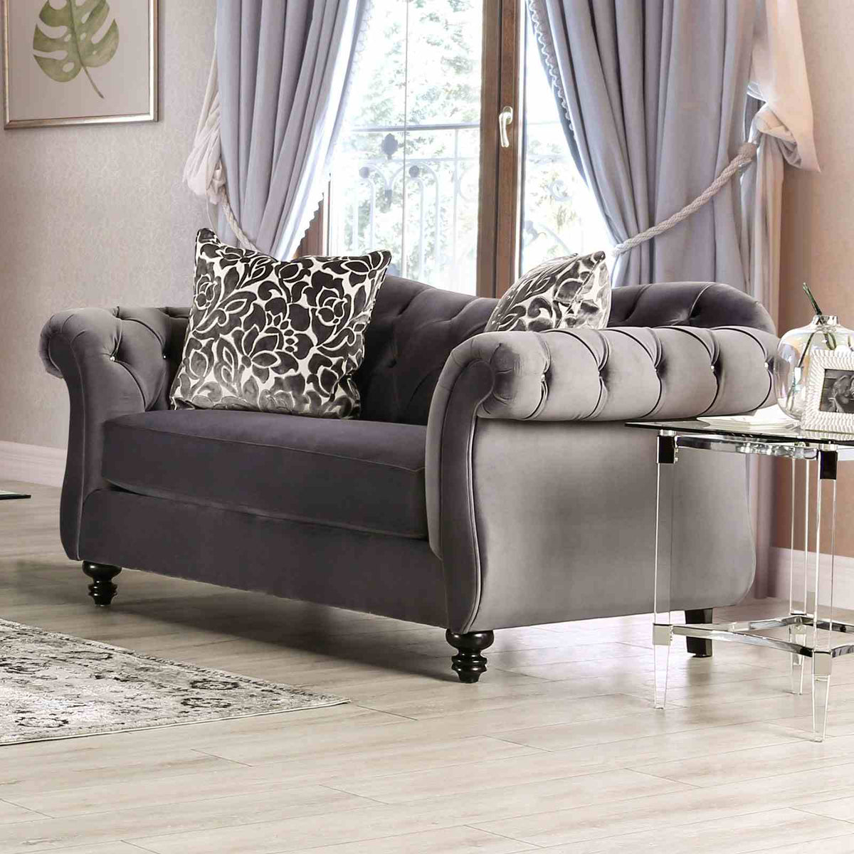 Antoinette Loveseat