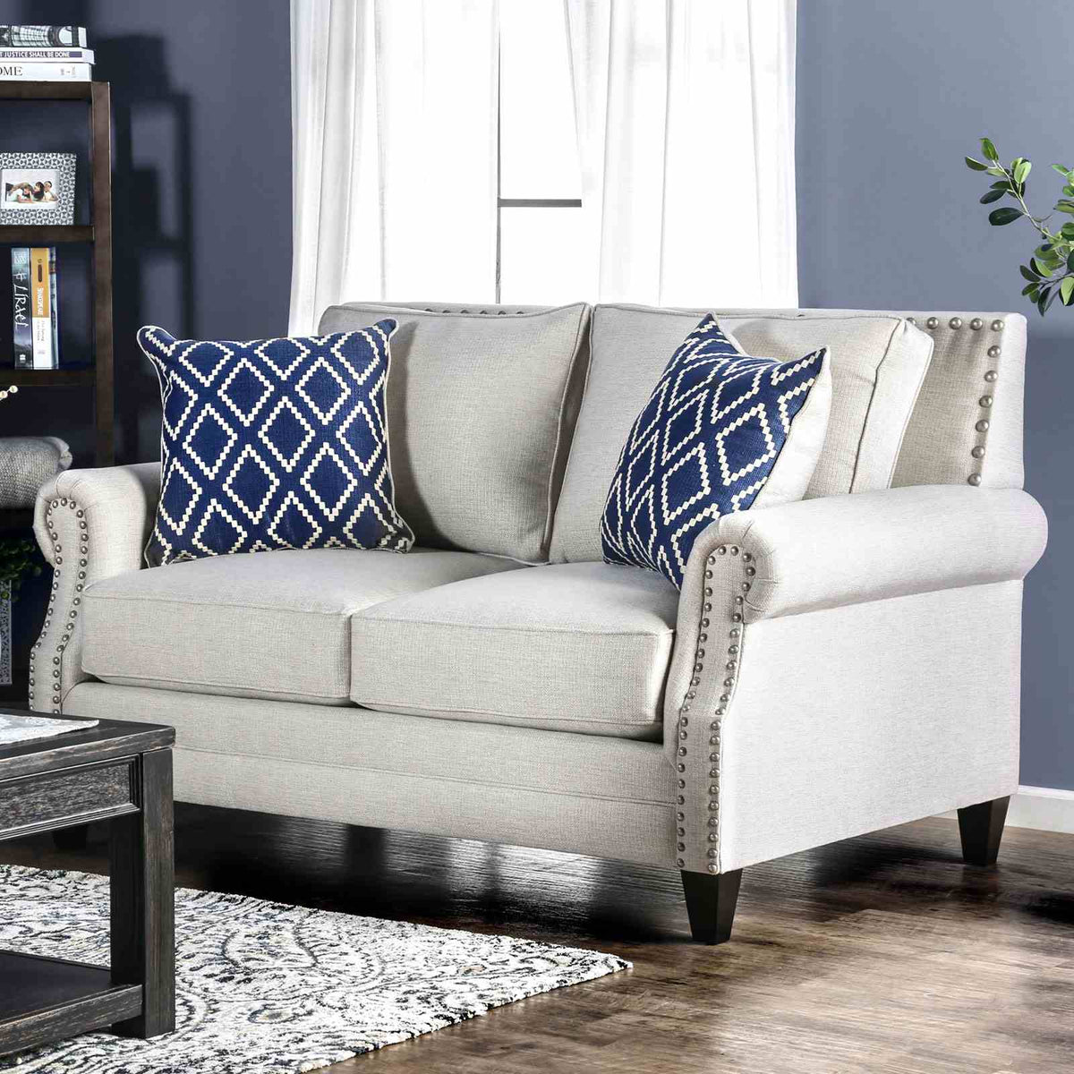 Giovanni Loveseat