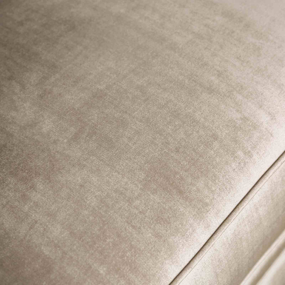 Elicia Loveseat