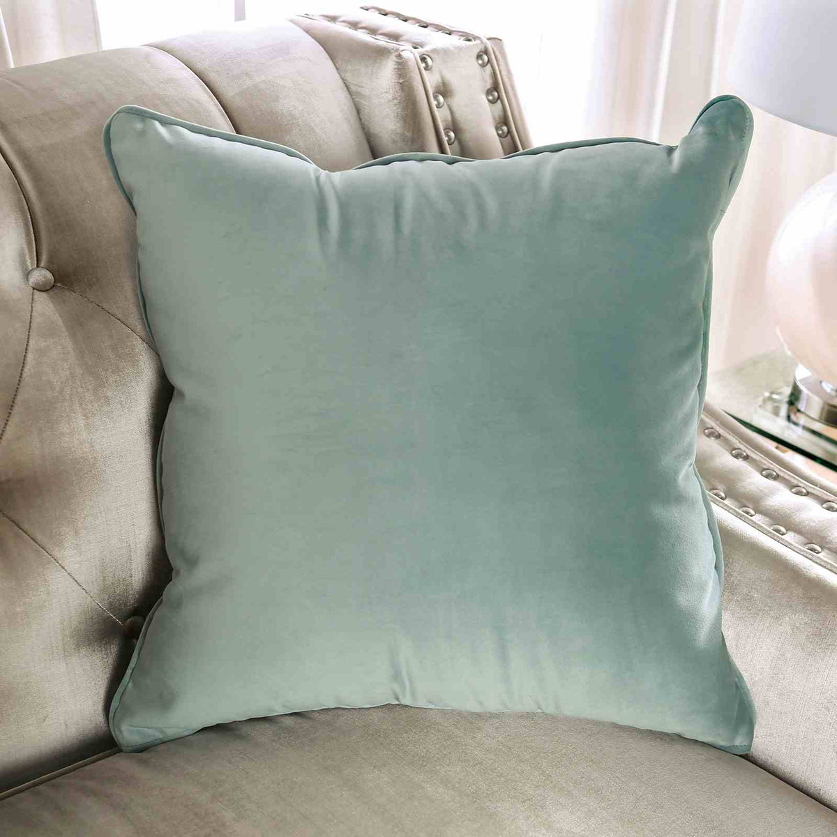 Elicia Loveseat