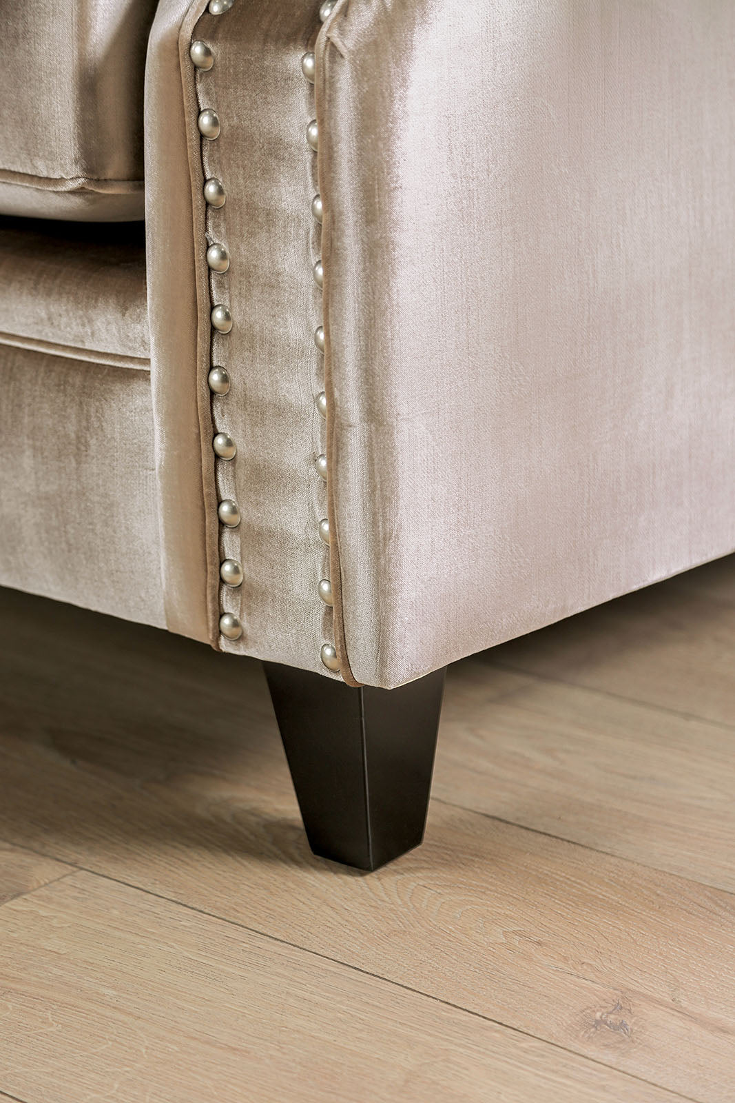 Elicia Loveseat