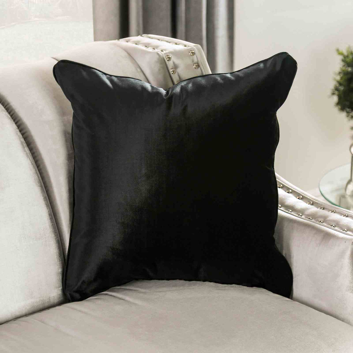 Elicia Loveseat