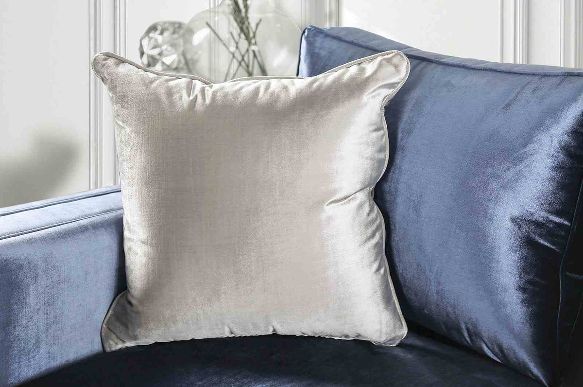 Jodie Loveseat