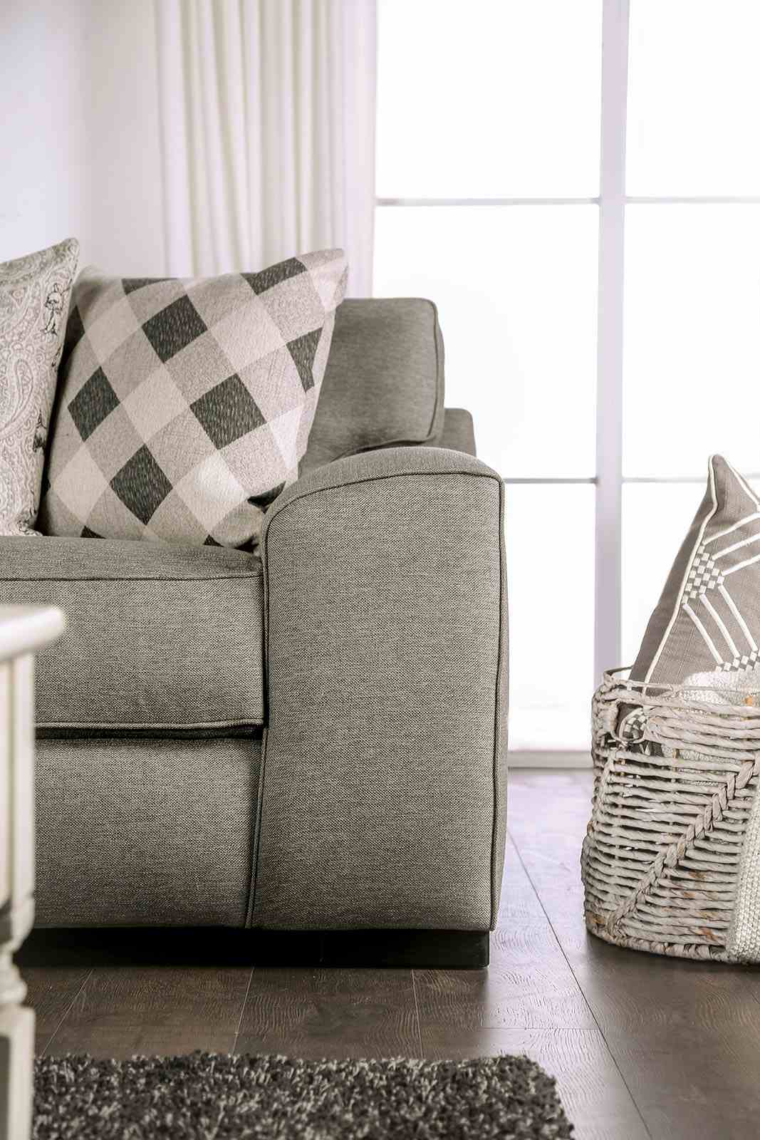 Newry Loveseat