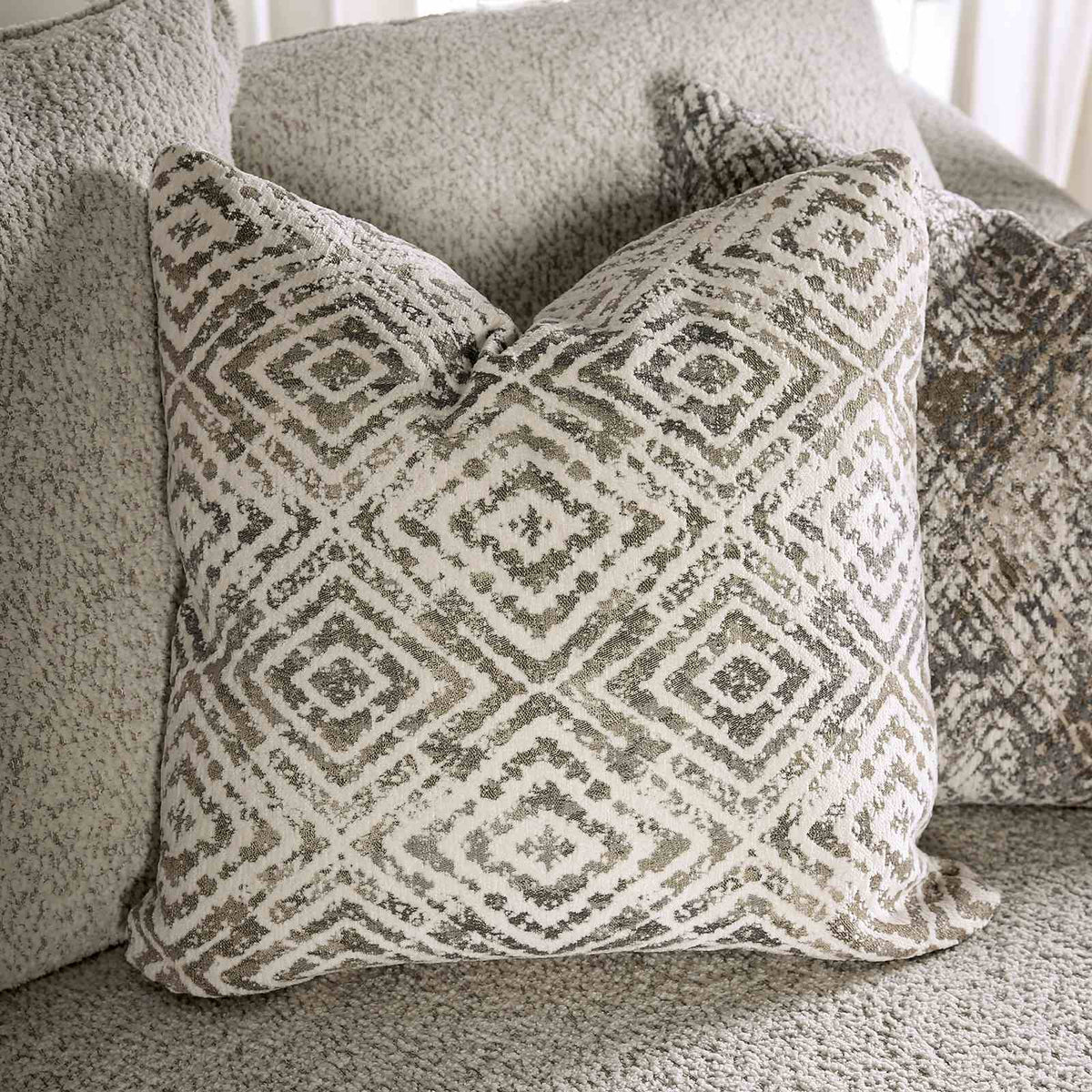 Moorpark Loveseat