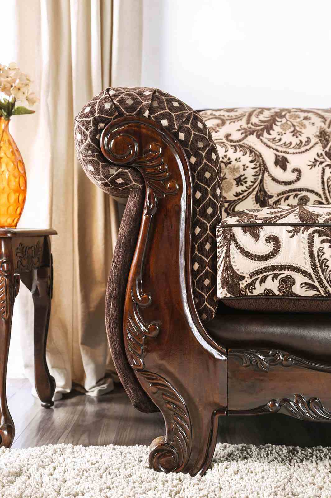 Quirino Sofa