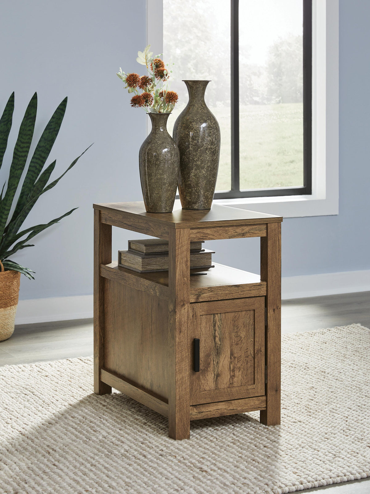 Fendenmore Chairside End Table