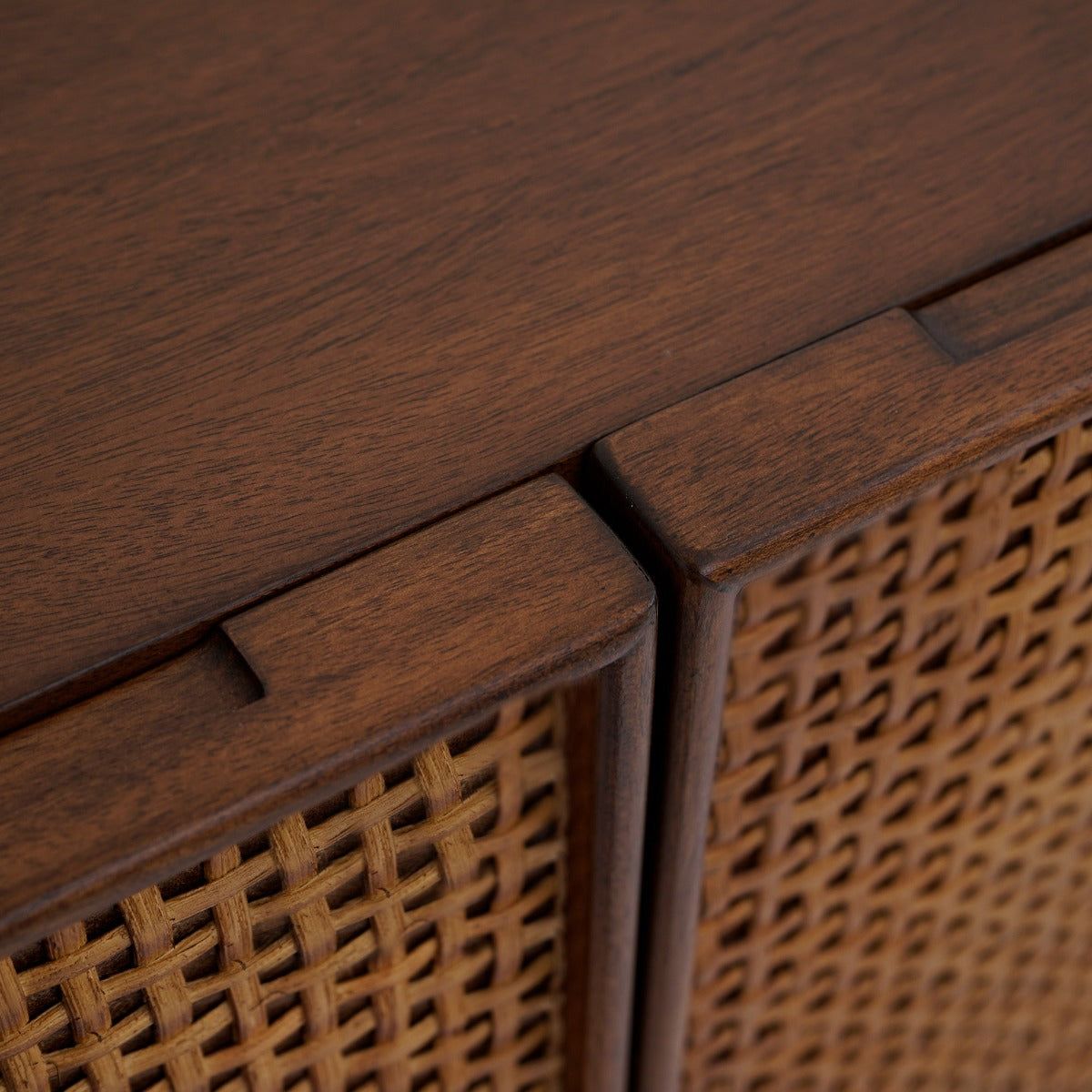 Lois Cabinet
