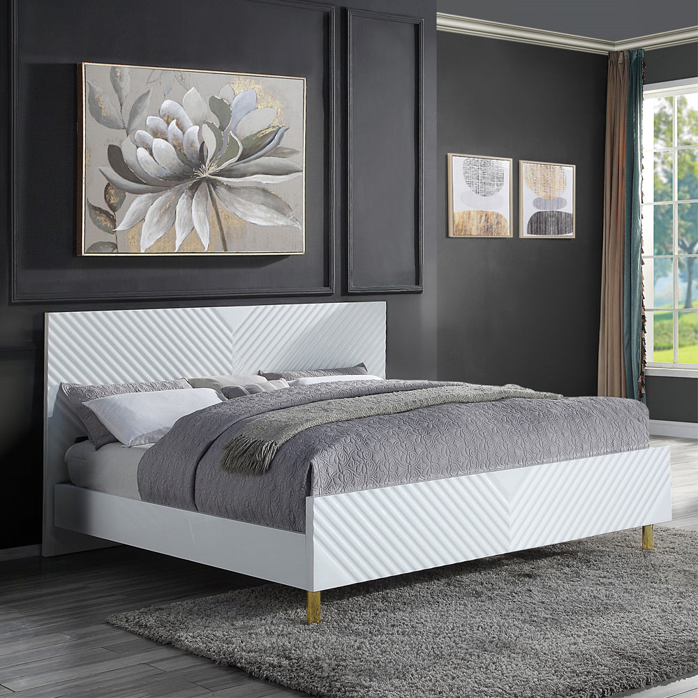Gaines Eastern King Bed