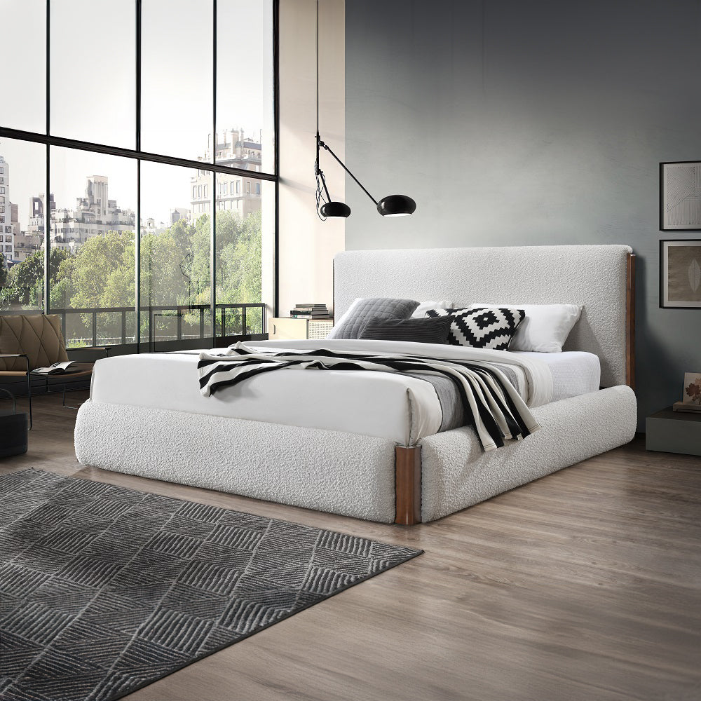 Sandro Eastern King Bed