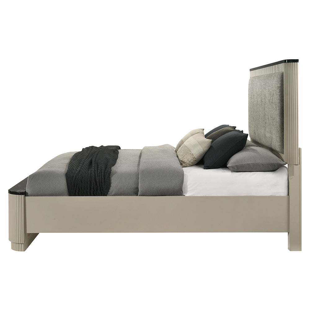 Travonte Queen Bed