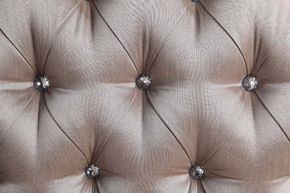 Benbek Sofa w/5 Pillows