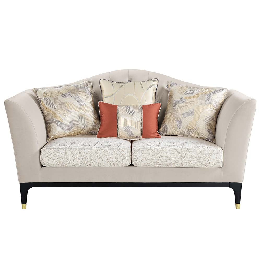 Tayden Loveseat w/4 Pillows
