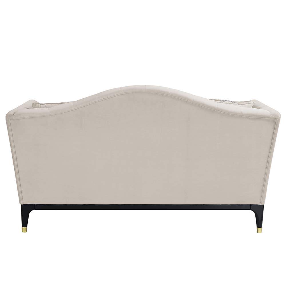 Tayden Loveseat w/4 Pillows