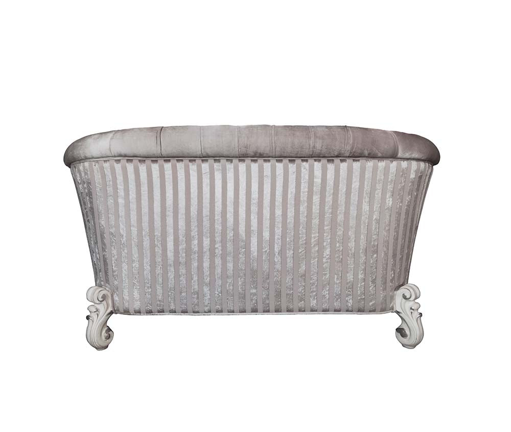 Versailles Loveseat w/5 Pillows